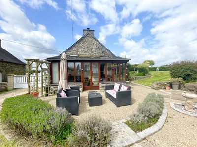 FINISTÈRE : Proche Huelgoat. Belle maison rénovée avec 2 cham 