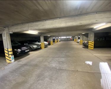 Garage / Parking à louer