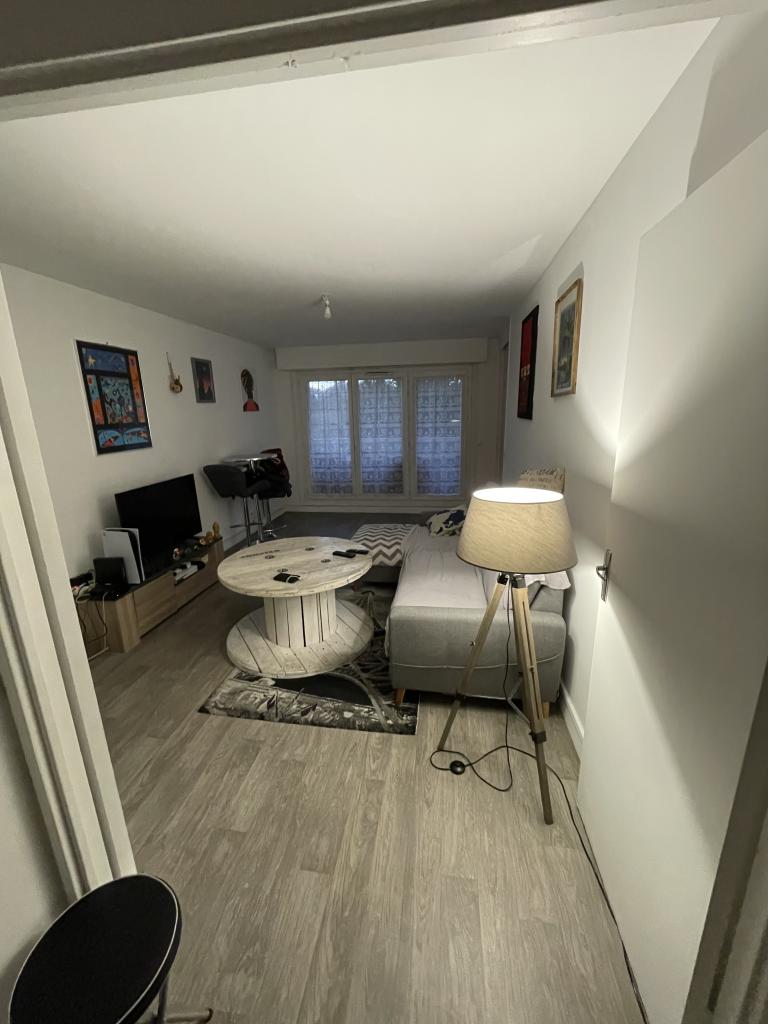 Colocation entre femmes à Paris 19 : 1 chambre disponible