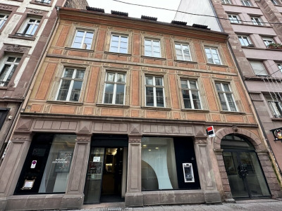 Local commercial 605 m²