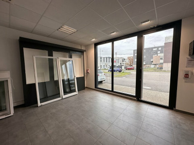 Local commercial 136 m² 