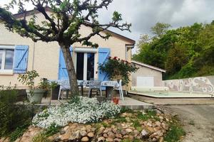 Maison familiale avec piscine et vue sur les Pyrénées