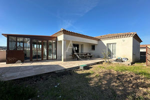 Villa Villeveyrac T7 de 265m² avec piscine