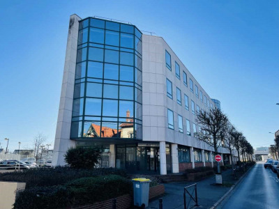 Immobilier professionnel Location Melun  446m² 7729€