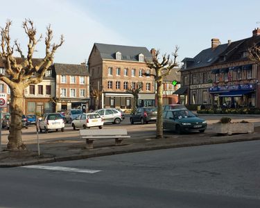 MURS commerciaux loué, pour investisseur, centre-ville 45m² refait à neuf