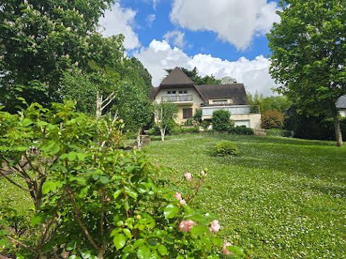 Maison 8 pièces 273 m²