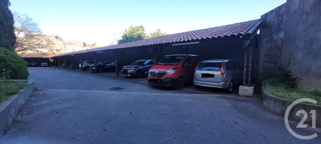 Parking 12 m²