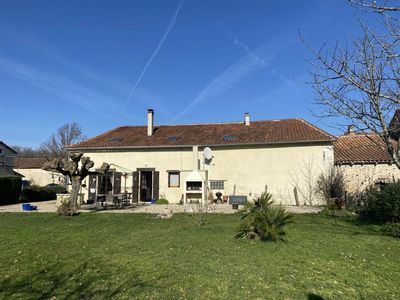 Charmante maison bien présentée située dans un hameau calme