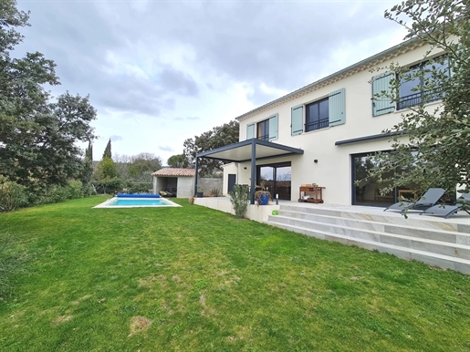 Belle villa à vendre à Cabrières d'Avignon