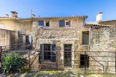 Maison de village rénovée avec jardin et garage