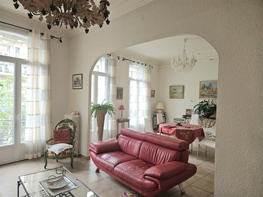 Béziers Centre, grand appartement T5 avec extérieur