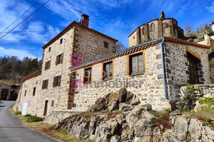 Maison de village en pierres