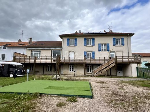 Hôtel 3 pièces 496 m²