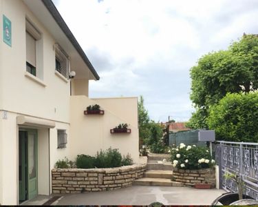 Vend maison vue sur les vignes . Ancien gite