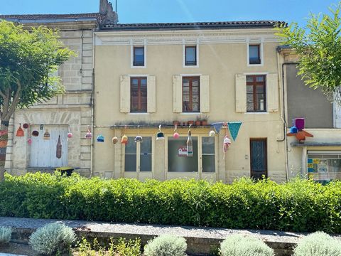 Maison de Village Rénovée - 33890 GENSAC