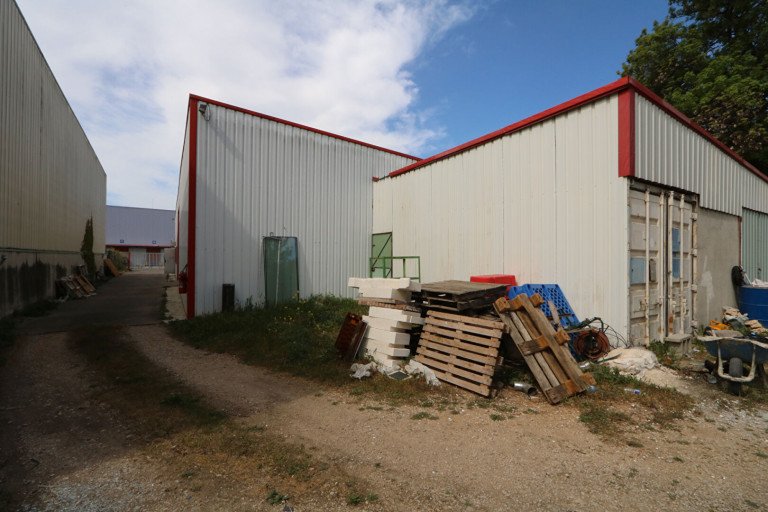 Entrepôt/local industriel 611 m²