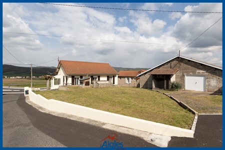 Maison T3 plain pied avec garage, annexe et terrain