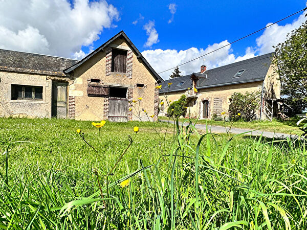 Jolie fermette avec dependances en campagne a Lhomme (72340)