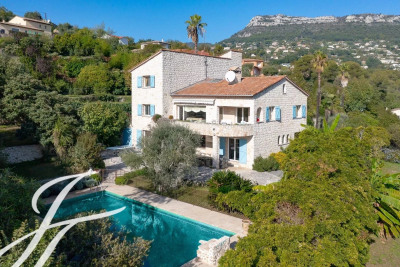 Magnifique maison en pierres à Vence