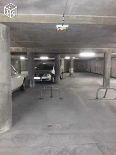 Parking Auto - av Gabriel Péri - Pierrefitte 93380 