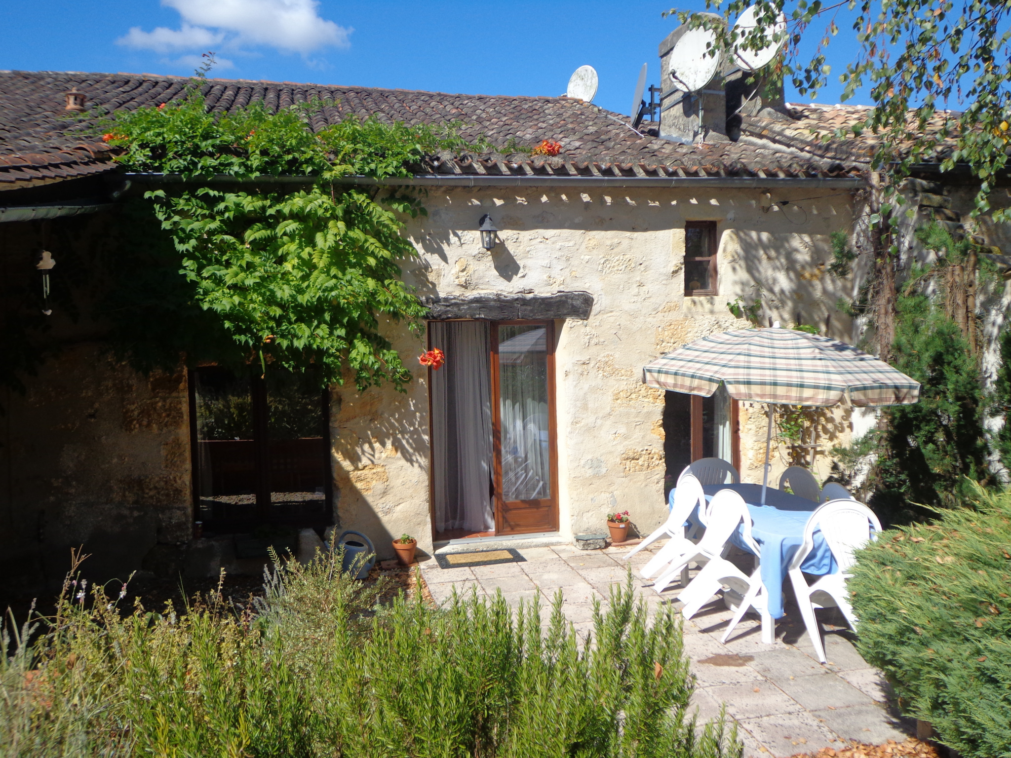 Ancienne Maison en Pierre avec Gite et Piscine - 24610 Minza