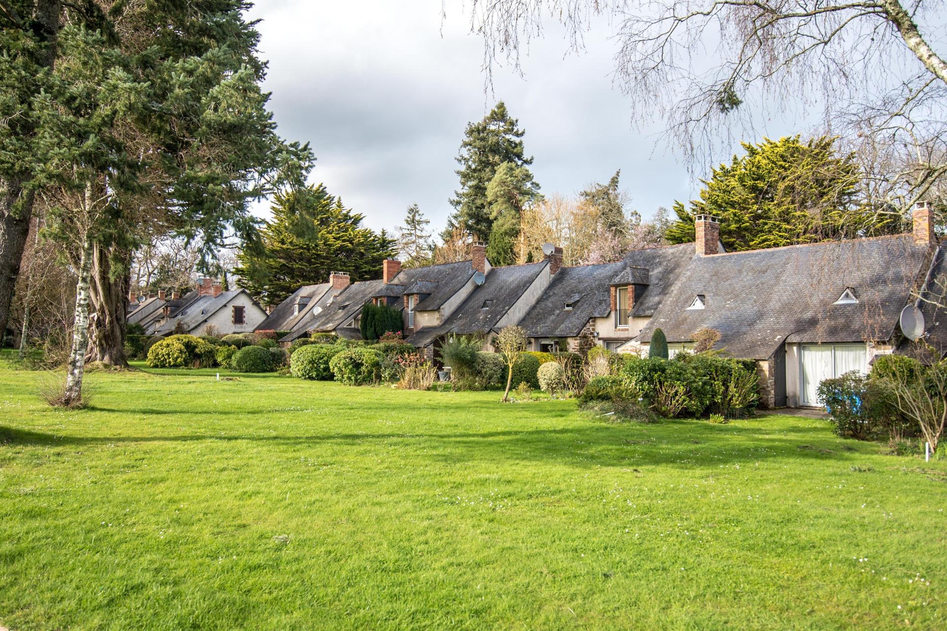 RARE SUR LE SECTEUR, Cottage dans domaine classé