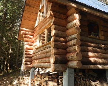 Cabane chalet en fuste