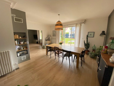 Maison 9 pièces 251 m²