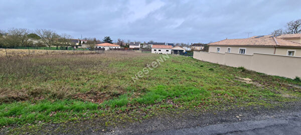 Terrain constructible Neuville De Poitou 1425 m2