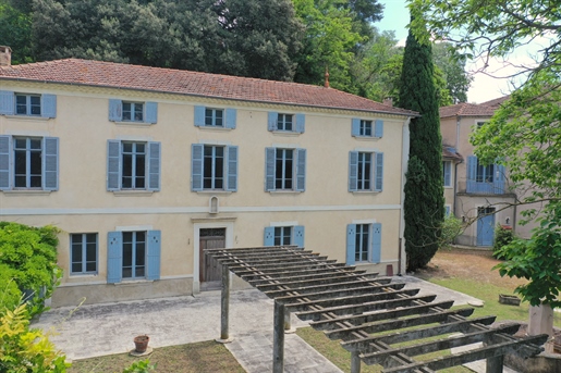 Une bâtisse ancienne provençale à restaurer