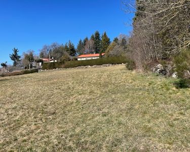 TERRAIN CONSTRUCTIBLE 2947 M² / 2 km CRAPONNE