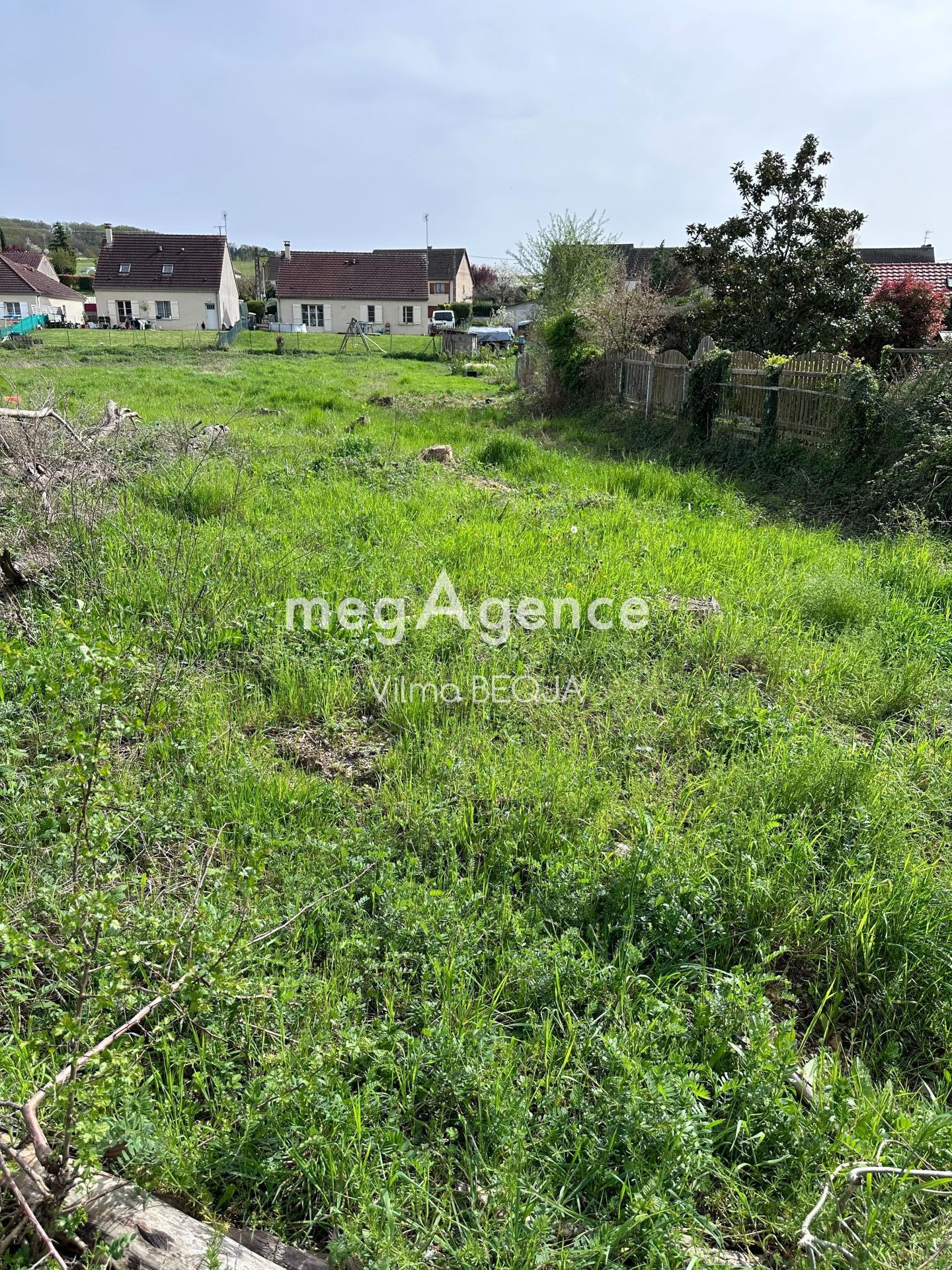 Terrain constructible 1857 m²