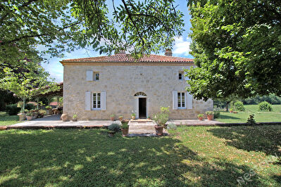 MOIRAX - Maison de campagne avec 4 chambres, garage et jardin.