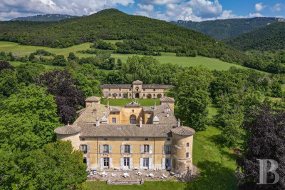 Château 20 pièces 1380 m²