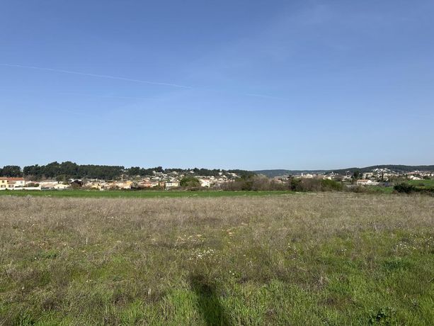 Terrain 700 m²