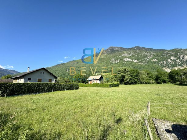 Terrain 4830 m² 