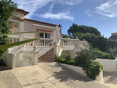 En exclusivité Maison d'architecte en village avec terrasse grand garage et jardin proche Mauguio