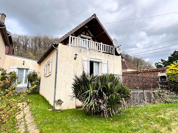 MAISON NOAILLES SEJOUR DOUBLE CUISINE CHAMBRES MEZZANINE SALLE D'EAU JARDIN