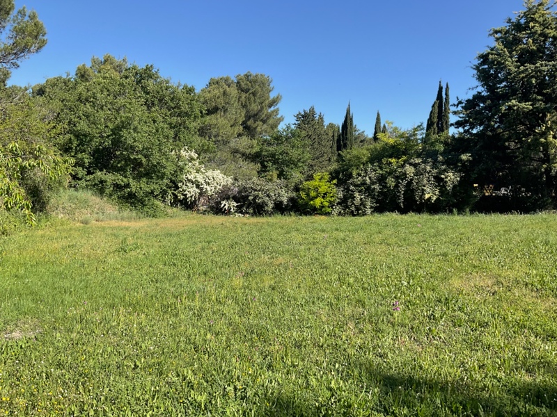 Dpt Bouches du Rhône (13), à vendre AIX EN PROVENCE terrain de 1134m2 