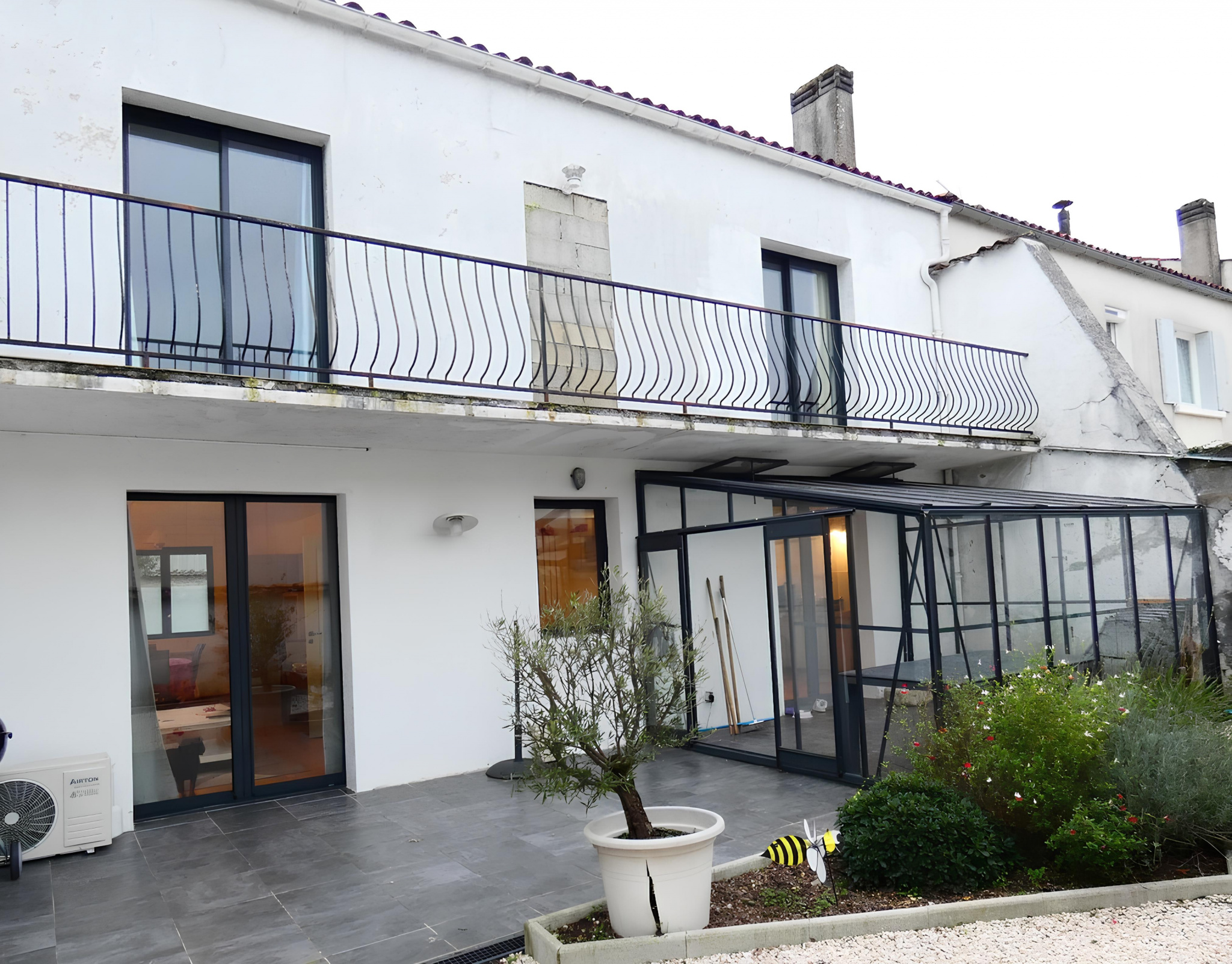 À vendre à Cognac - maison rénovée de 5 pièces - 124m2  