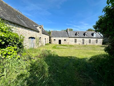 Vends corps de ferme, 3 bâtiments 350m², sur terrain de près de 6000m² 