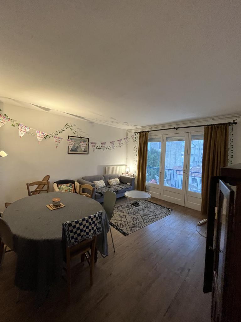 Colocation de filles à La Rochelle : 1 chambre disponible