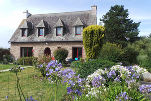 PLEUMEUR BODOU - PETITE VUE MER - Belle Propriété sur Jardin