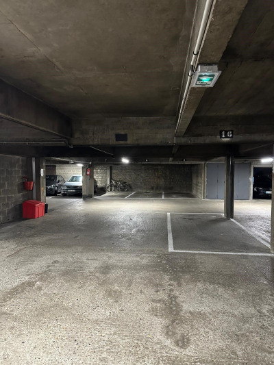 Parking - Garage Location Paris 9e Arrondissement  13m² 180€