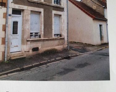 Immobilier : immeuble comprenant 2 logements, proche gare