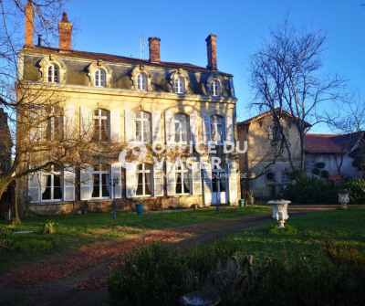 Château 15 pièces 675 m²