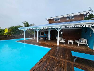 Très charmante villa F6 avec piscine et vue mer