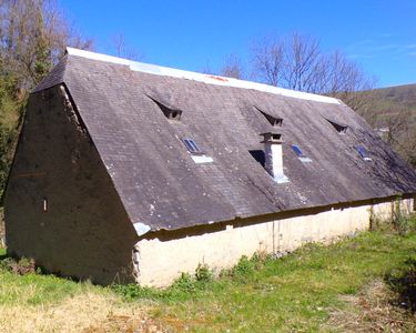 Grange à Ousté, Hautes-Pyrénées, isolée, calme, terrain, ruisseau