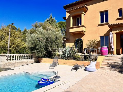 Suberbe maison de ville avec piscine et vue!! 