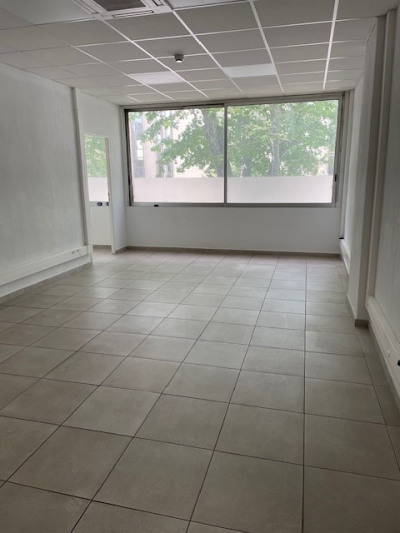 Immobilier professionnel Location Toulon  316m² 4600€